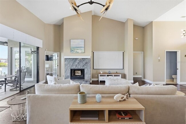 Building Photo - 909 Allegro Ln