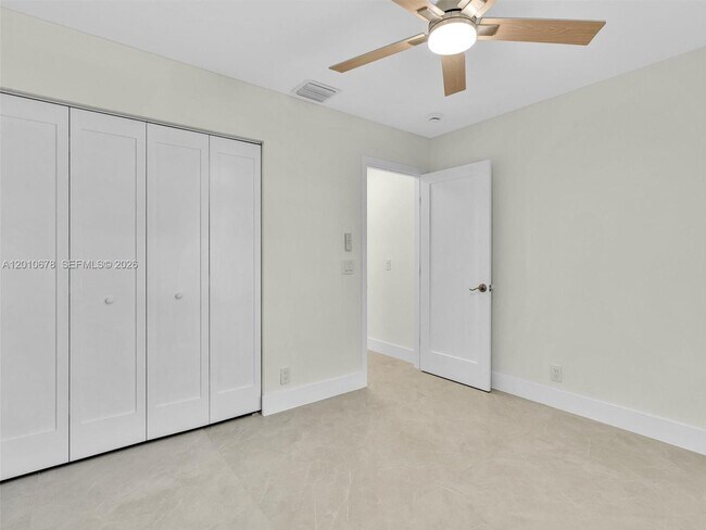 Building Photo - 3863 SW 53rd Pl