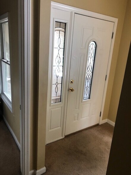 Building Photo - 922 12th St