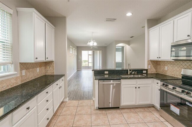 Building Photo - 10114 Willow Grove Ct