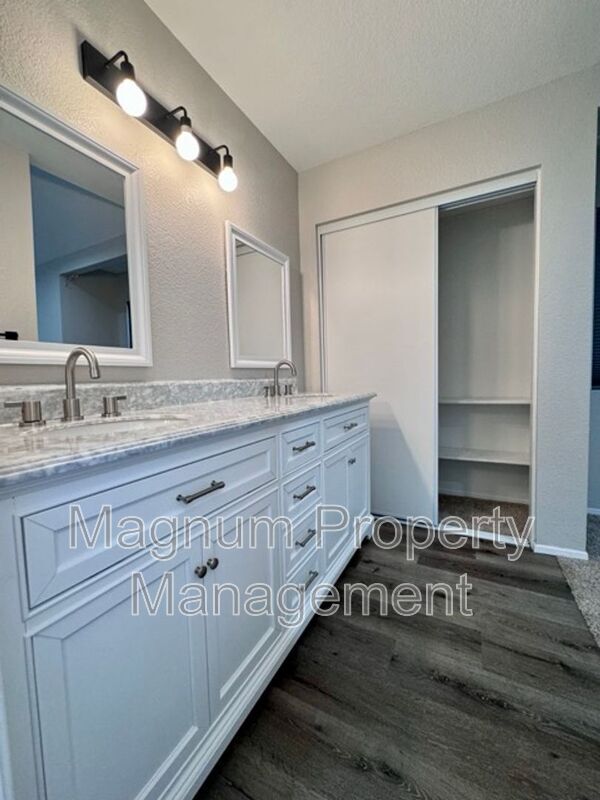 Building Photo - 39739 Creative Dr
