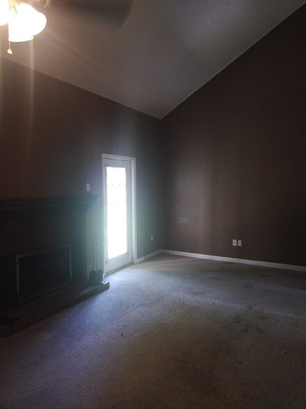 Building Photo - 1310 Santa Fe Cir