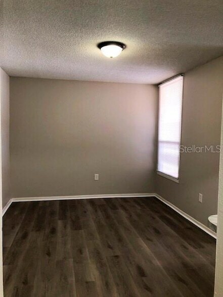 Building Photo - 548 Orange Dr