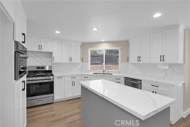 Building Photo - 5700 Torrey Pine Pl