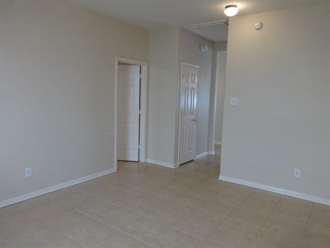 Building Photo - 16927 Jelly Park Stone Dr