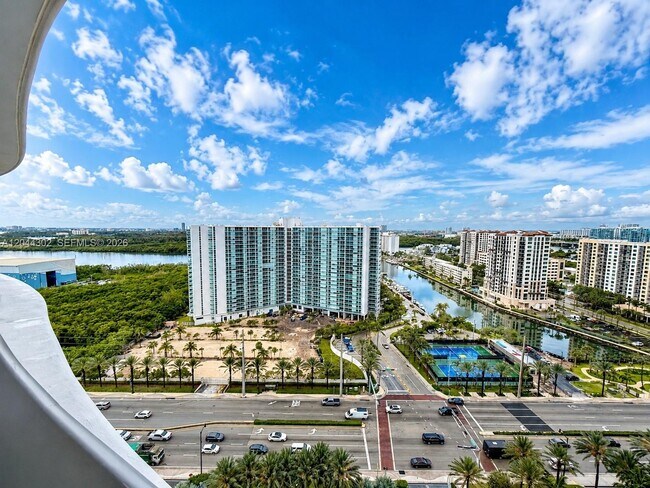 Building Photo - 15701 Collins Ave