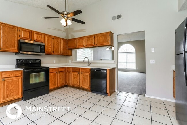 Building Photo - 1328 E Miller Dr