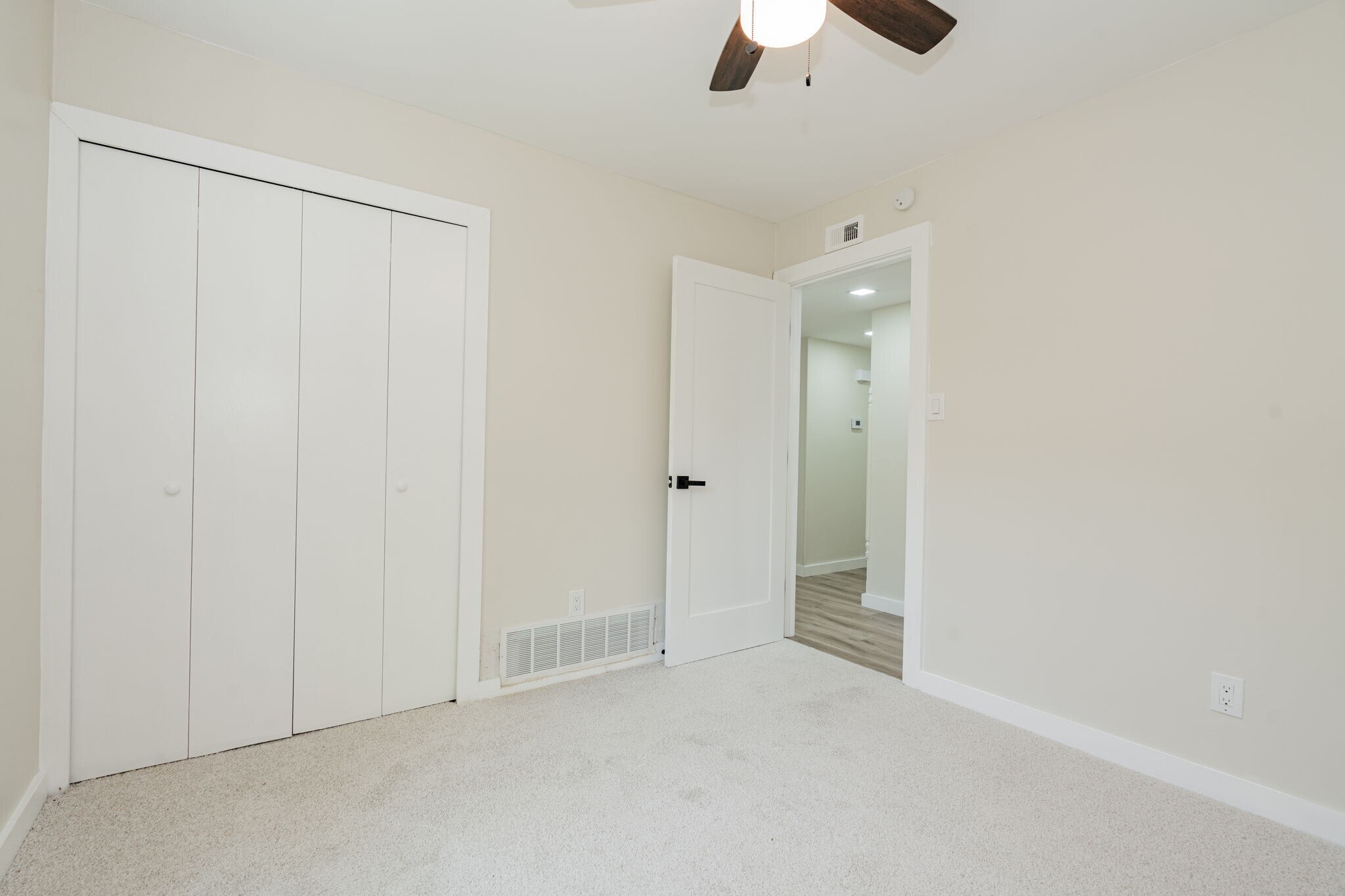 Building Photo - 3733 Magnolia Dr