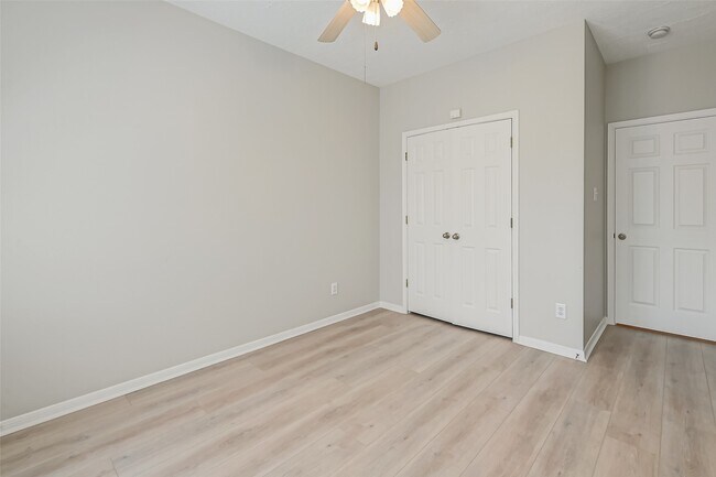 Building Photo - 717 Cedarwood Dr