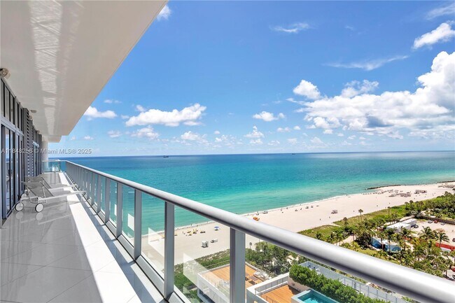 Building Photo - 3737 Collins Ave