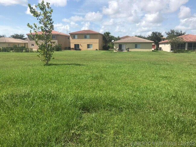 Building Photo - 2098 Newport Isles Blvd
