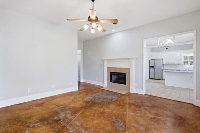 Building Photo - Charming Brandon Home for Rent
