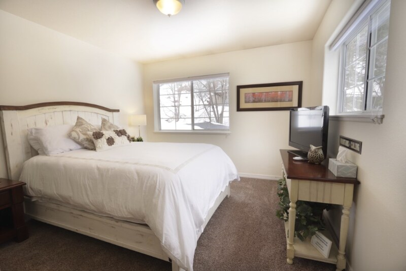 Building Photo - 1562 Oak St