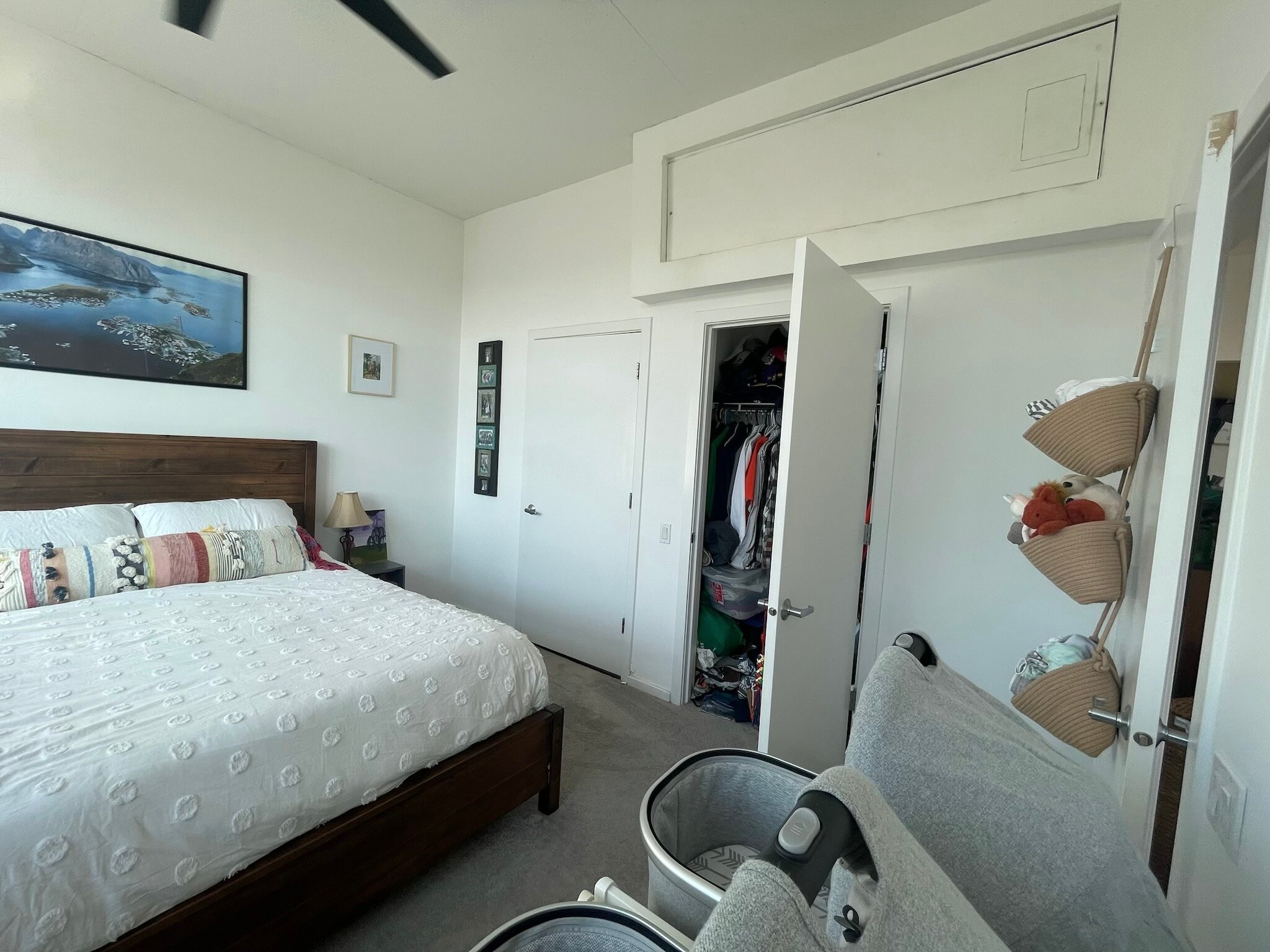 Closet #2 - 1000 W Leland Ave