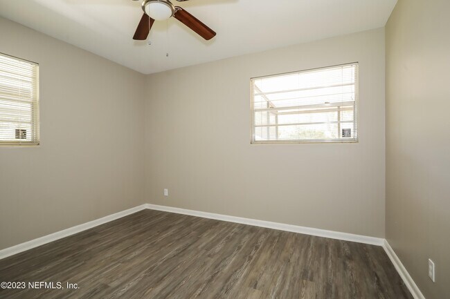 Building Photo - 1032 Busac Ave