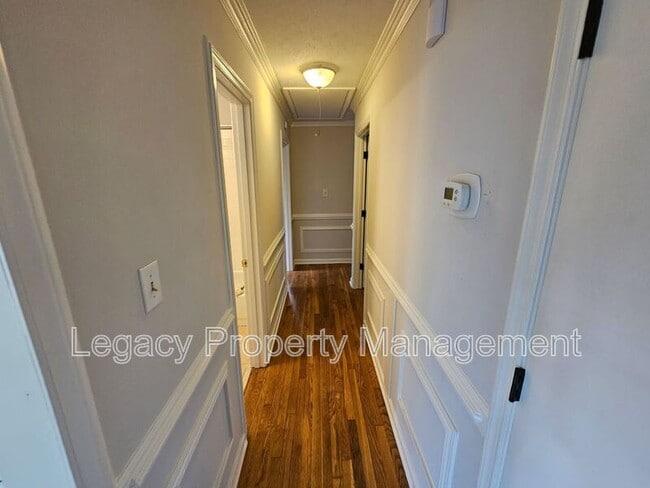 Building Photo - 3700 Miller Dr