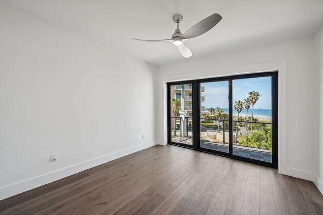 Building Photo - The townhome with ocean views from every room