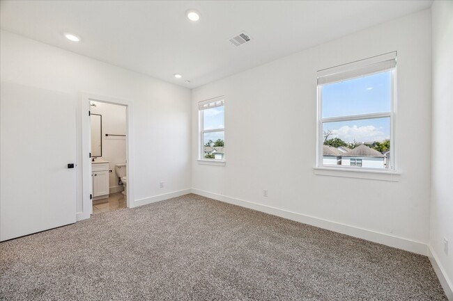 Building Photo - 4854 Brinkman St