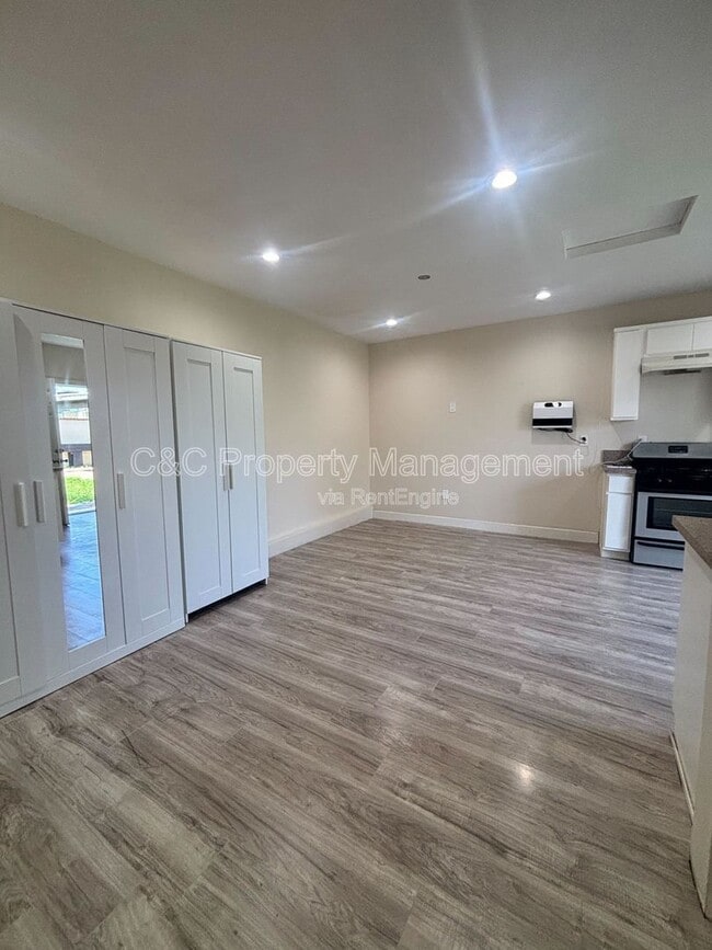 Building Photo - 1408 E 142nd St