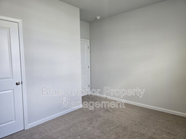 Building Photo - 77 Bonaparte St