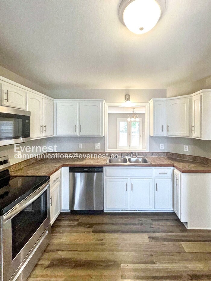 Building Photo - 3740 N Jot Dr