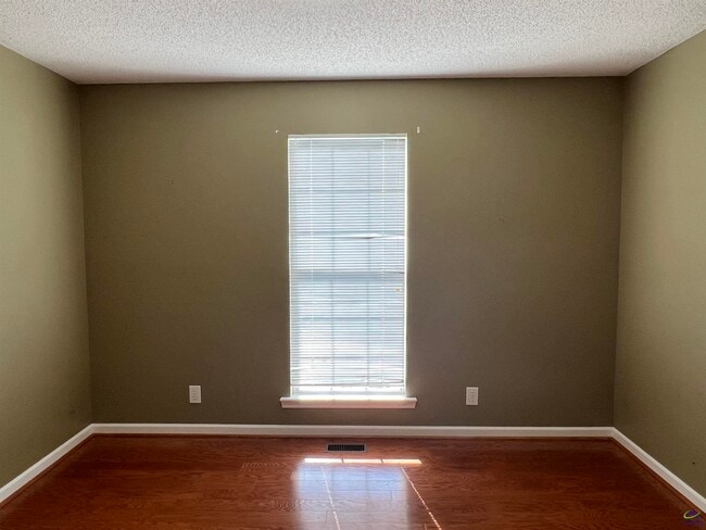 Building Photo - 135 Ashford Trace Ln