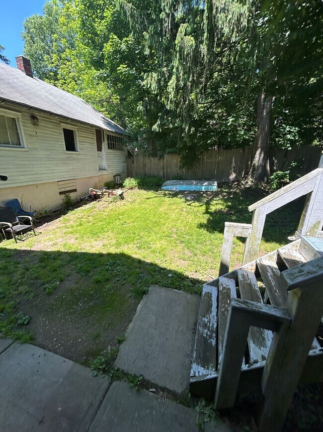 Building Photo - 412 Chestnut St