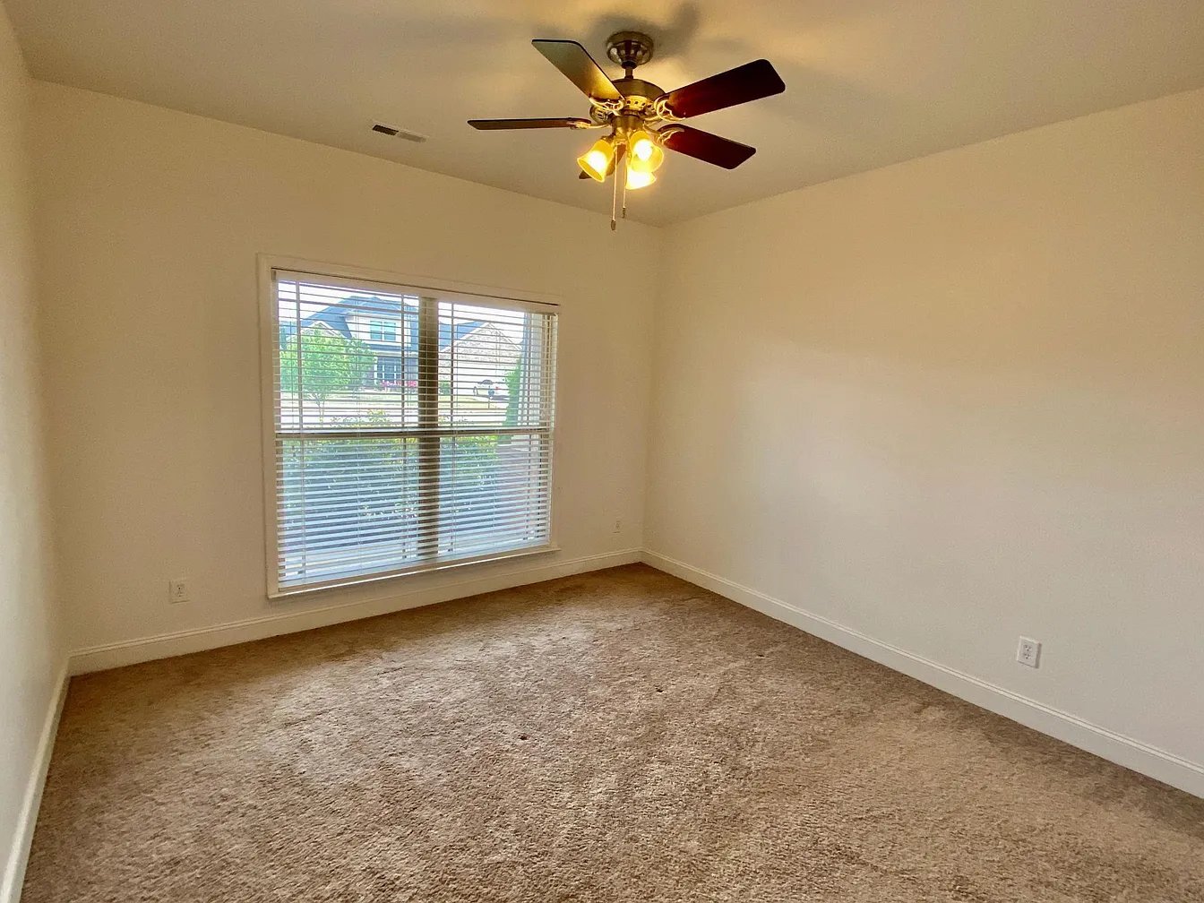 Building Photo - 115 Woodvale Dr