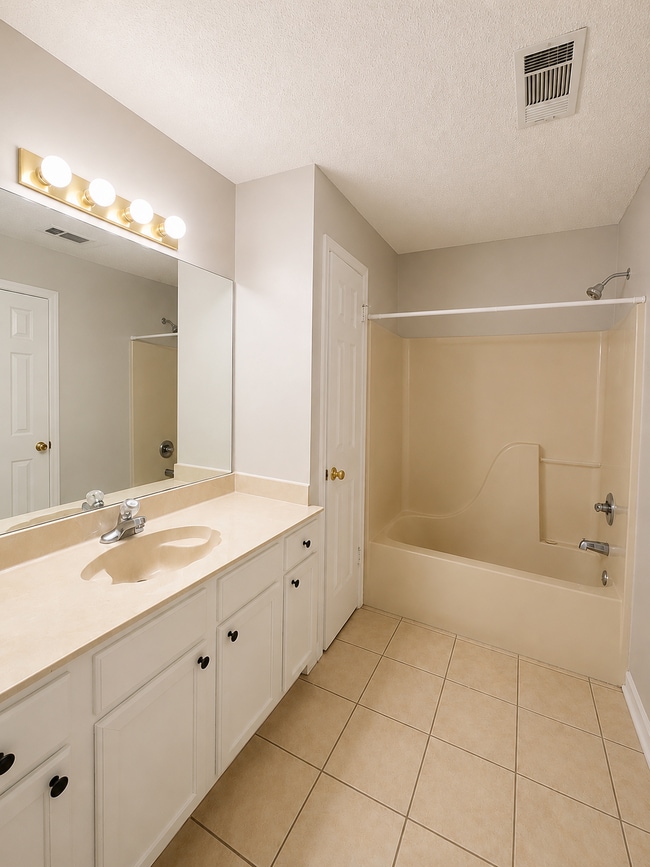 Building Photo - 7745 Shadowland Dr