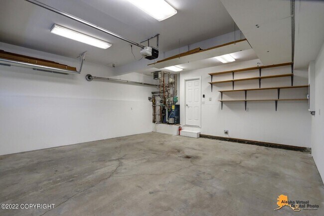 Building Photo - 1305 W 7th Ave