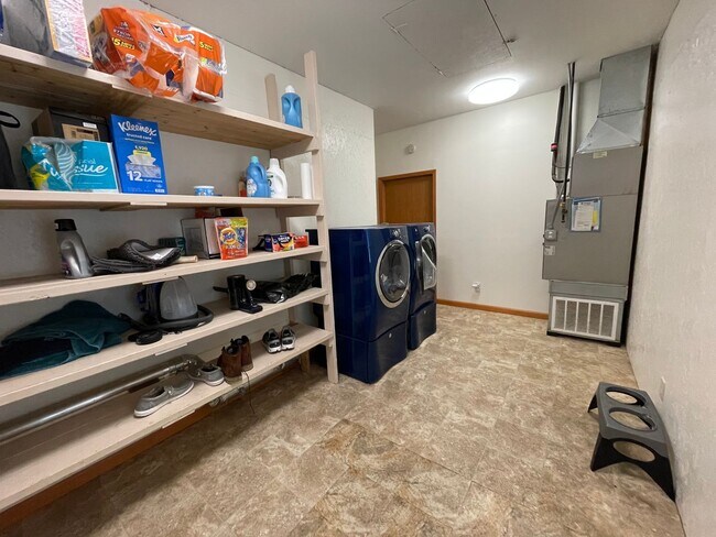 Building Photo - Single family home with BARN/SHOP - Flora, Indiana