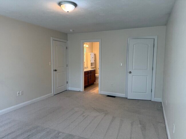 Building Photo - 55 Wenham Rd