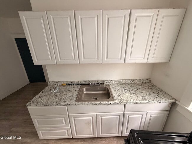 Building Photo - 21-23-23 Jackson St