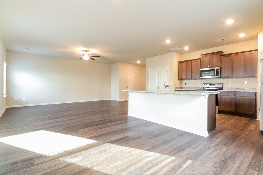 Building Photo - 4959 Bill Gardner Pkwy