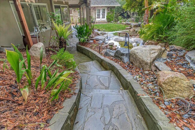 Building Photo - 16101 Matilija Dr