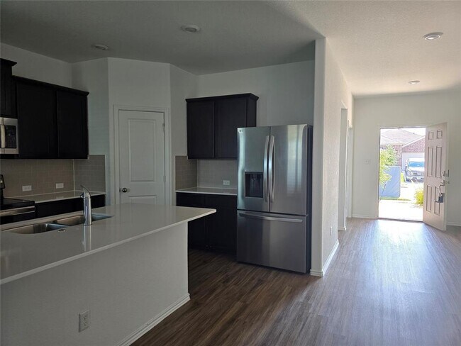 Building Photo - 111 Bear Oak St