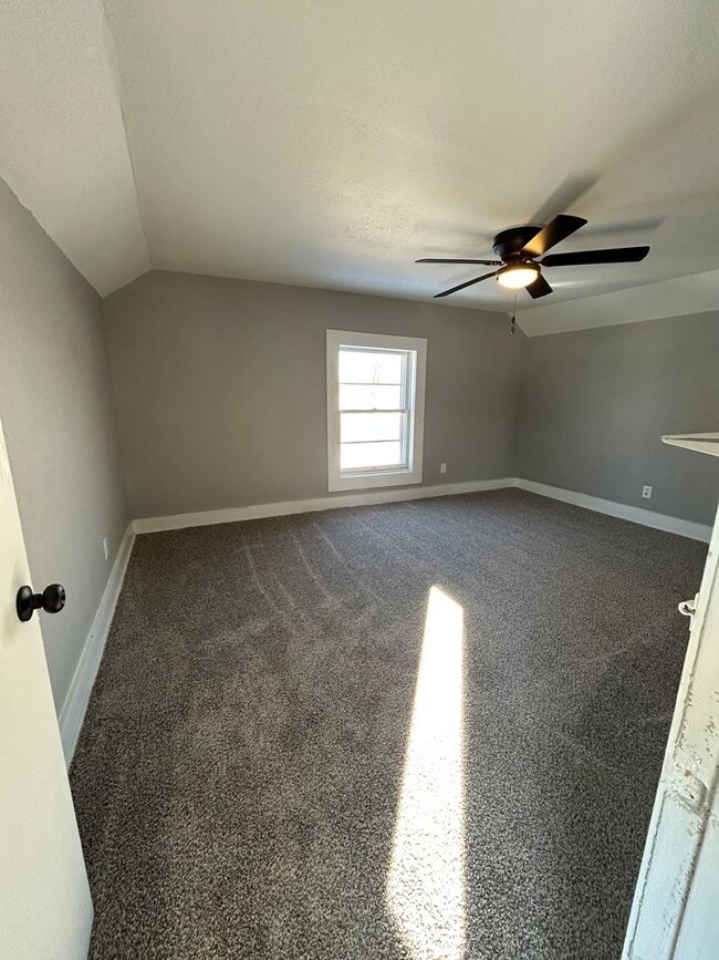 Building Photo - NEW 3 bedroom listing - COMING SOON!!