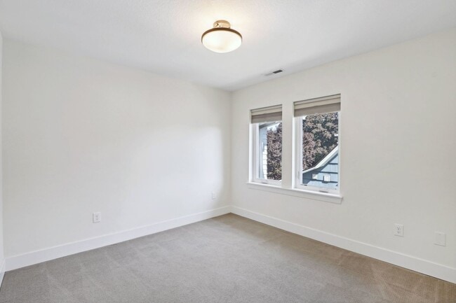 Building Photo - DESIRABLE CRESTON-KENILWORTH / CORNER LOT, LUXURY 4 BEDROOM, TWO EN-SUITES W/FULL BATHS