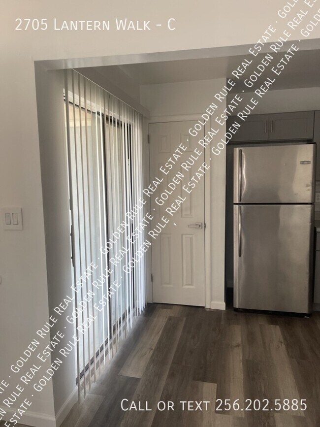 Building Photo - 2705 Lantern Walk SE