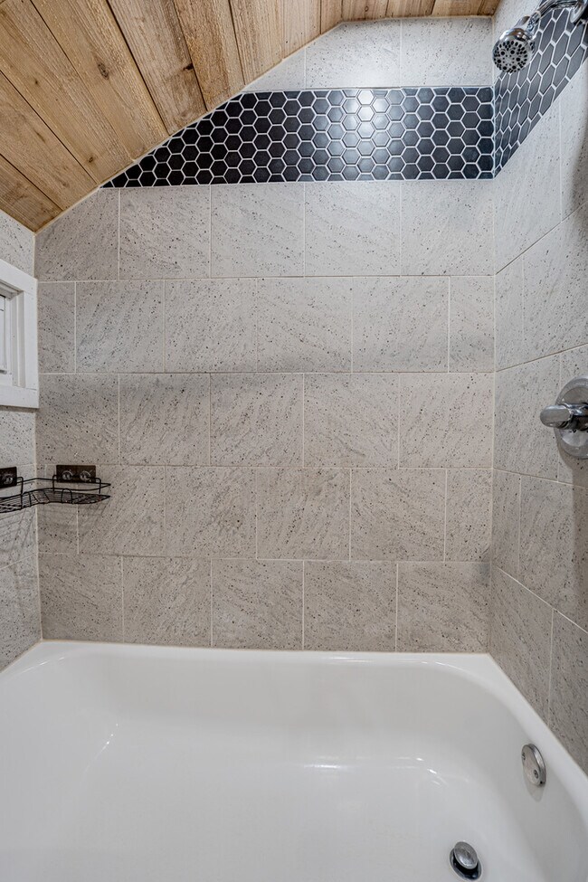 Building Photo - 264 N Jackson St