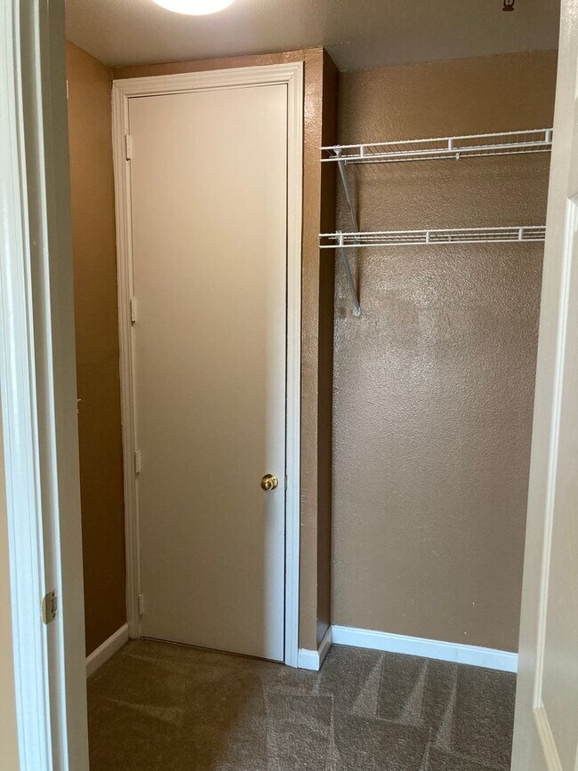 Building Photo - 200 Talus Way