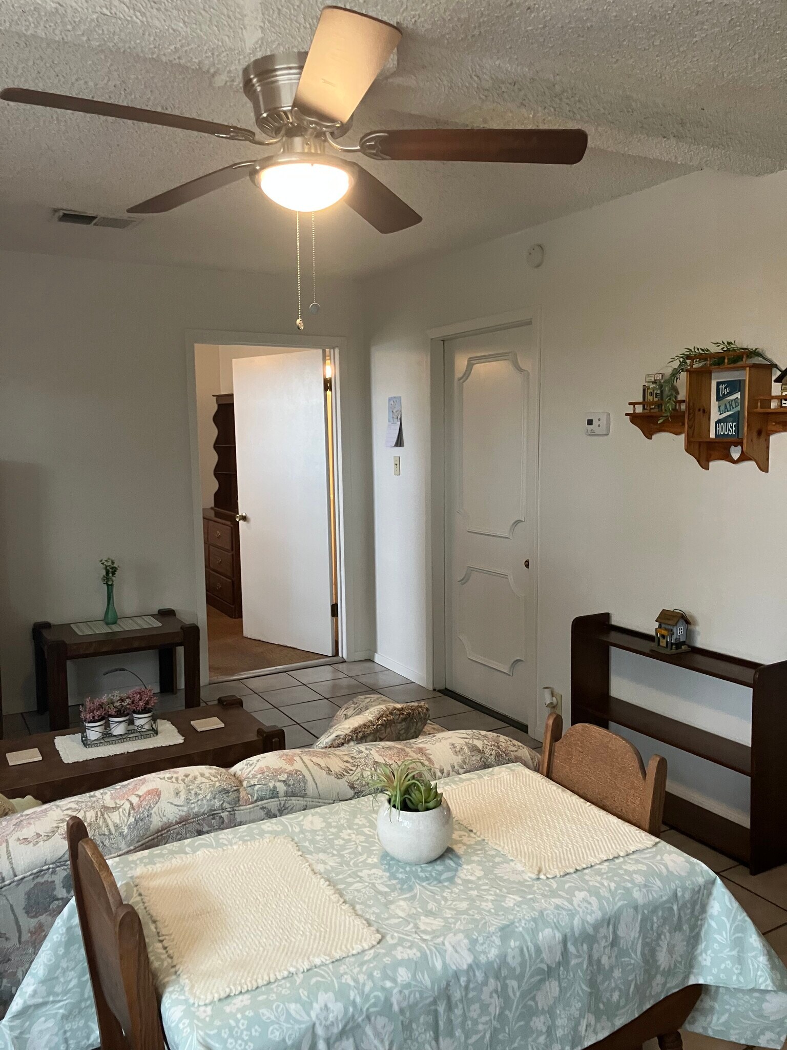 Bedroom off living area - 1085 Arcadia Dr