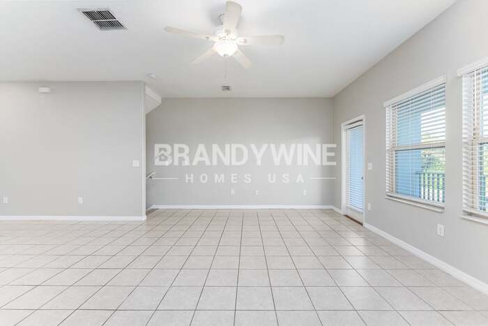 Building Photo - 5661 Mercado Dr
