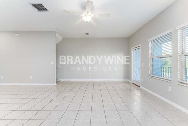 Building Photo - 5637 Mercado Dr