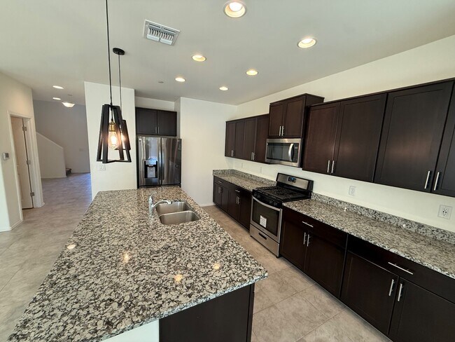 Building Photo - 7295 S Via Tierra Mesa