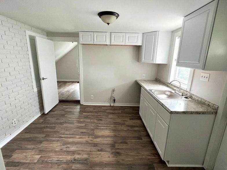 Building Photo - 130 Zewe Aly