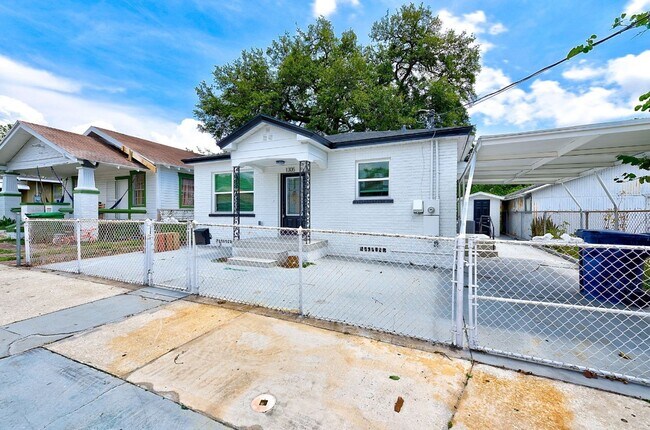 Building Photo - Introducing the Jewel of Ybor City: A Full...