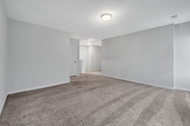 Building Photo - Modern 4-Bedroom Home in Butler Knoll in I...