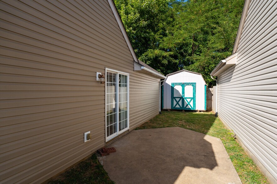 Building Photo - 2509 Arbor Ter