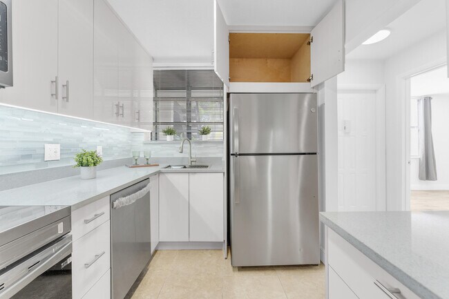 Building Photo - 1256 S Military Trail